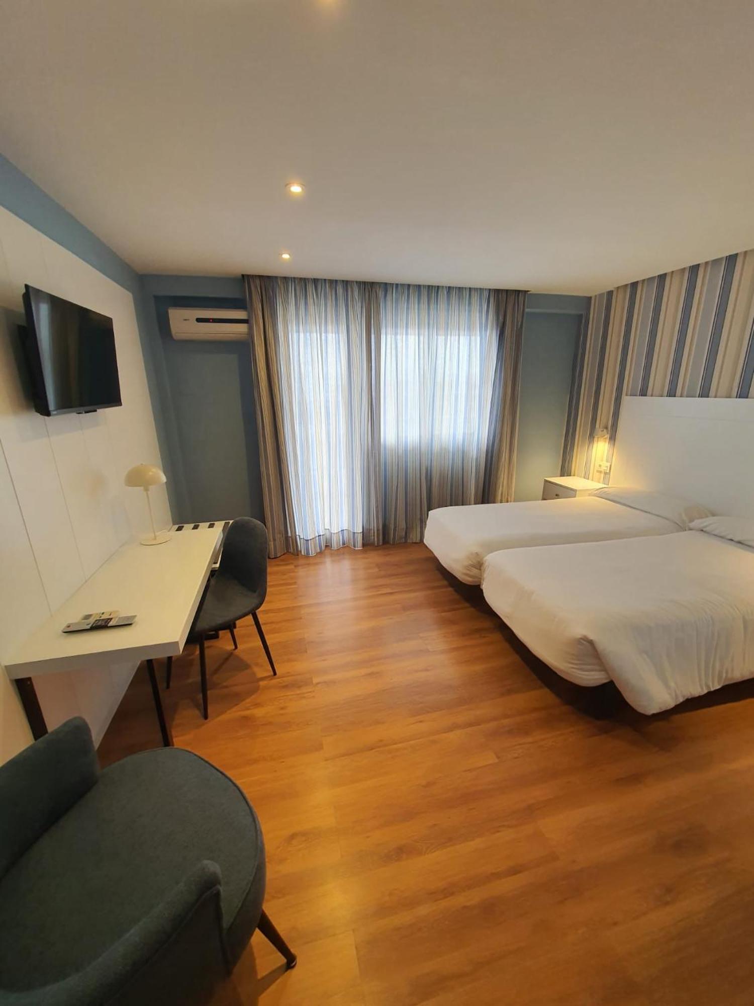 Hotel La Barracuda Torremolinos Esterno foto